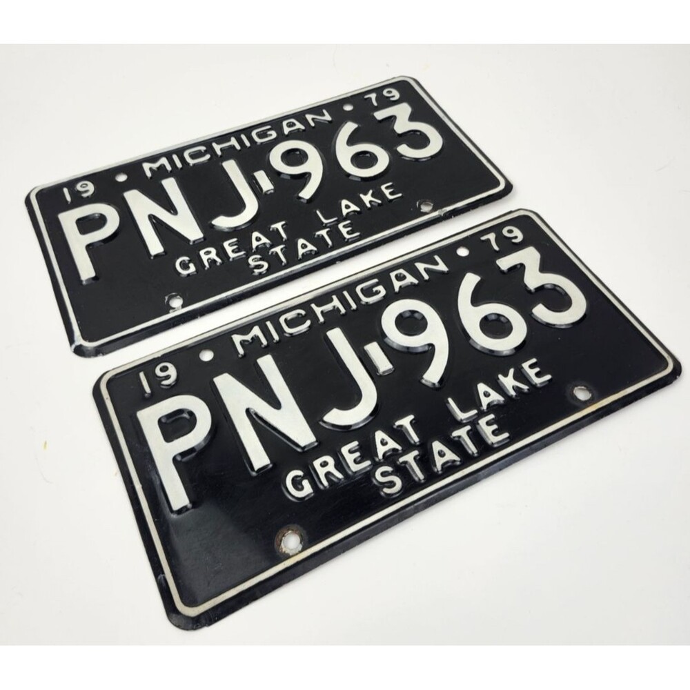 Set of 2 Vintage 1979 State of Michigan License Plates PNJ-963